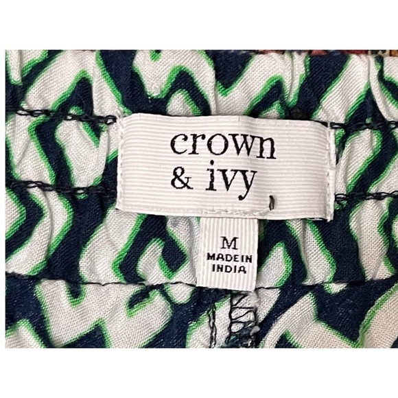 Crown & Ivy Women's Lightweight Size Medium Pull-on Bright Geo Print Shorts - Picture 3 of 5